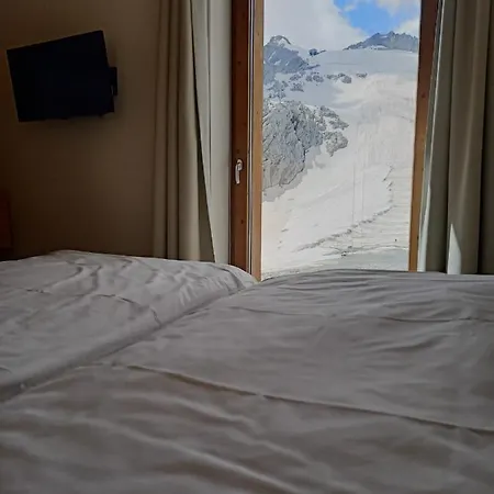 Capanna Presena Passo del Tonale